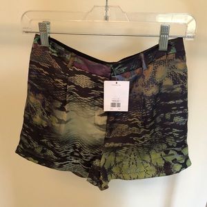 Topshop US 2 silk/printed high-waisted shorts NWT
